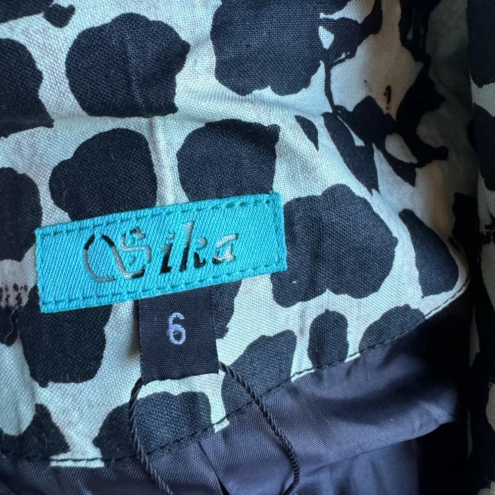 NWT Sika Handmade Cropped Black & Cream Jacket, size XS